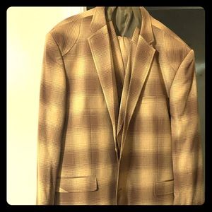 3 Piece Suite size 56 Great Fabric Poly/Rayon!